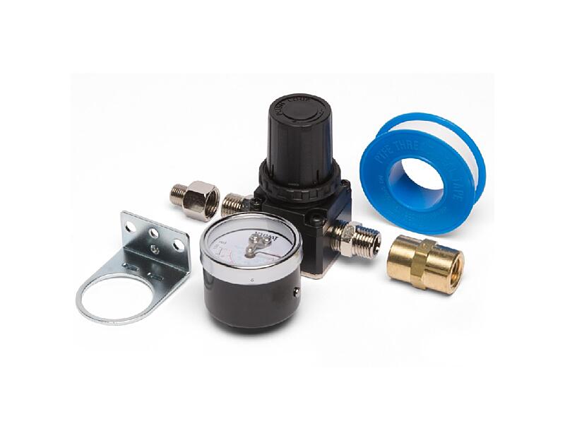 Iwata F A700DH ­ Regulační ventil s manometrem