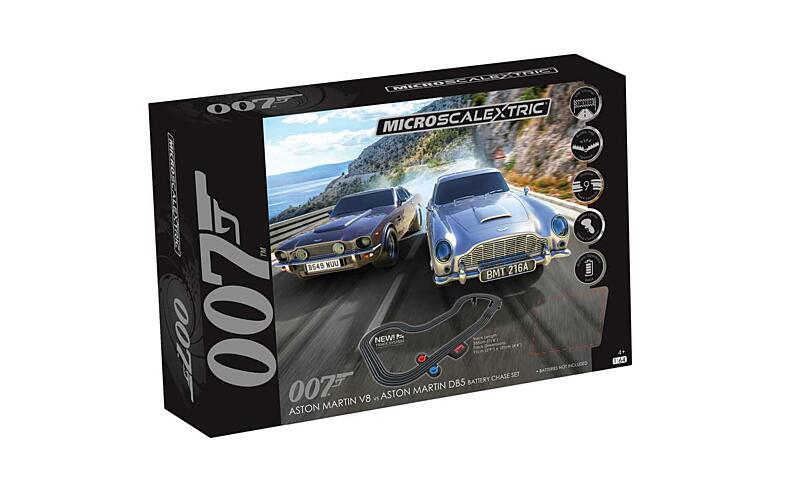 Autodráha MICRO Scalextric G1171M - James Bond 007 Race Set - Aston Martin DB5 vs V8 Battery Powered Race Set 1:64